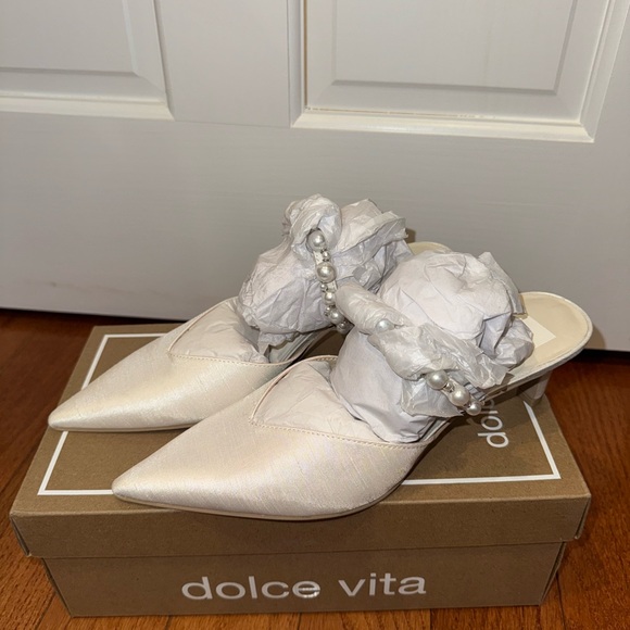 Dolce Vita Cream Mules with Pearl Accent - Picture 2 of 4